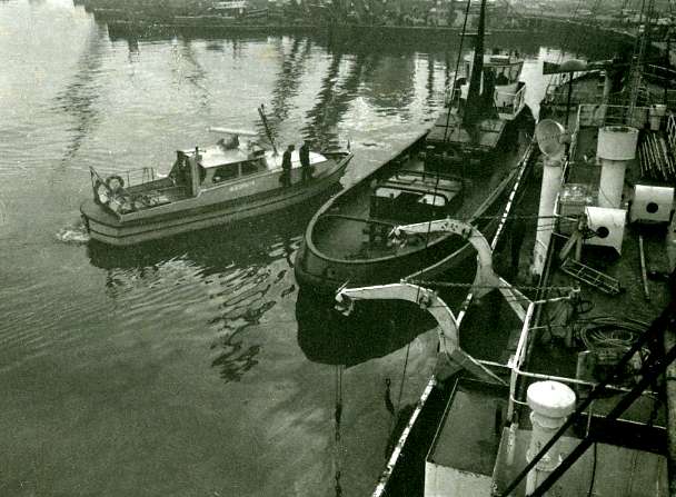 Dutch Harbour Police Launch comes alongside
