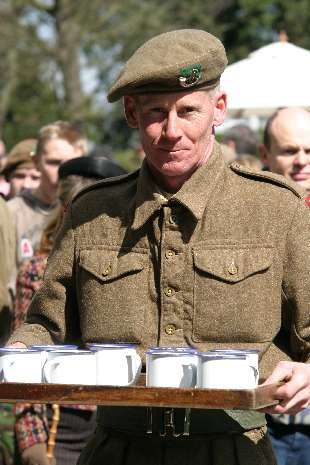 Mus of steaming tea