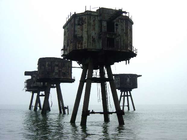 Red Sands Searchlight & Bofors Towers