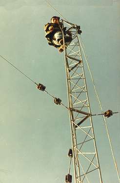 Rigger on stage 1 of antenna