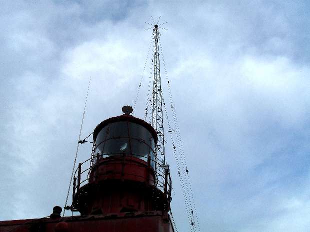 Close up lantern house & antenna