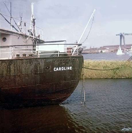MV Caroline Port Hull Quarter