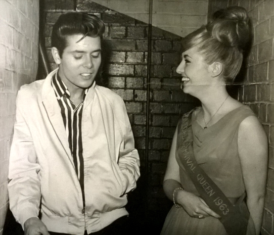 Linda with Cliff Richard 2