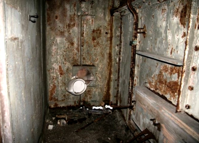 Toilet Cubicle 1