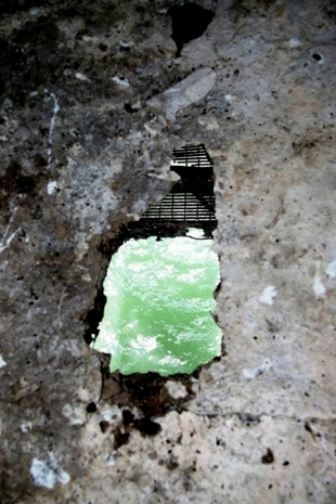 Floor hole through to mid-staging Floor hole through to mid-staging