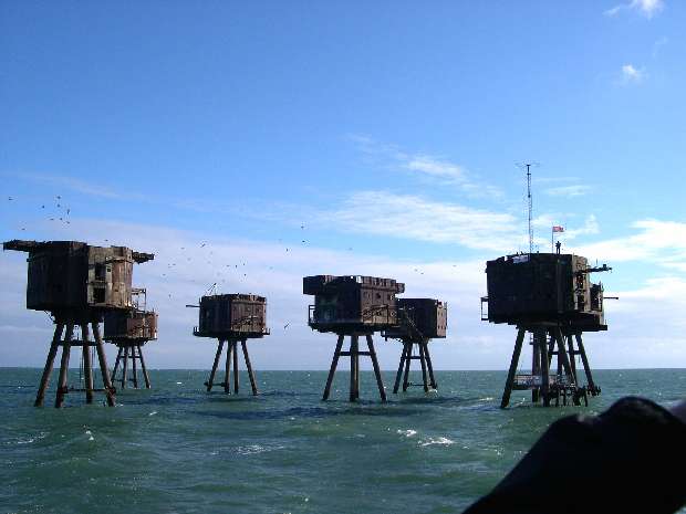 Western approach to Red Sands