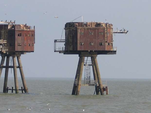 Red Sands Fort 1st view of bent antenna