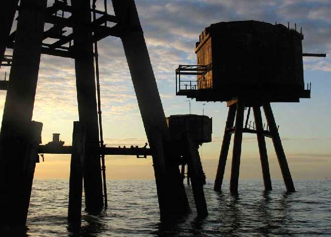 Shivering Sands Gun Towers