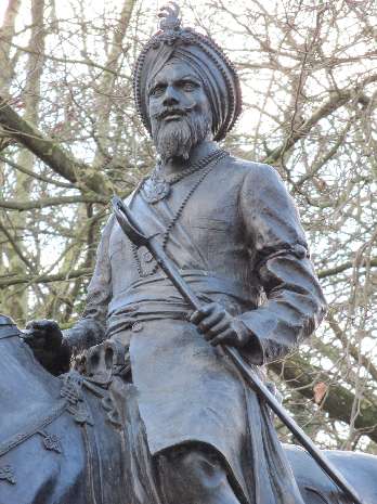 Statue of Duleep Singh close-up