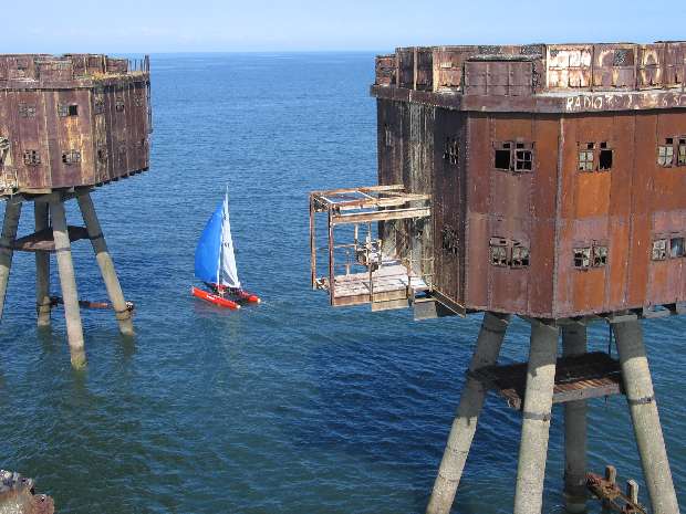 781 making for the redsand towers buoy